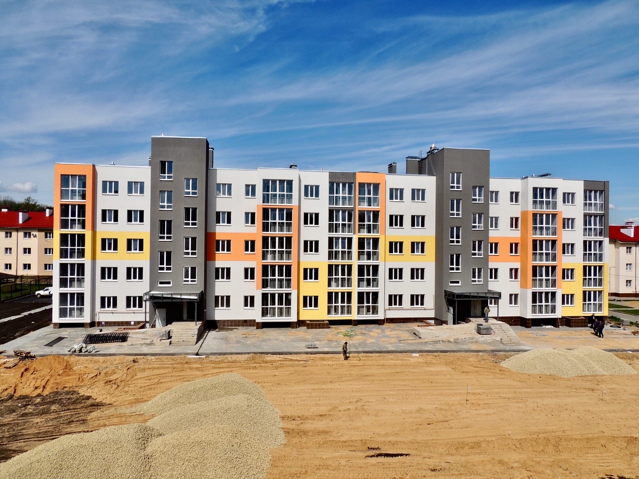Первые жильцы смогут заселиться в новую пятиэтажку в ЖК «Рождественский» в начале месяца. 