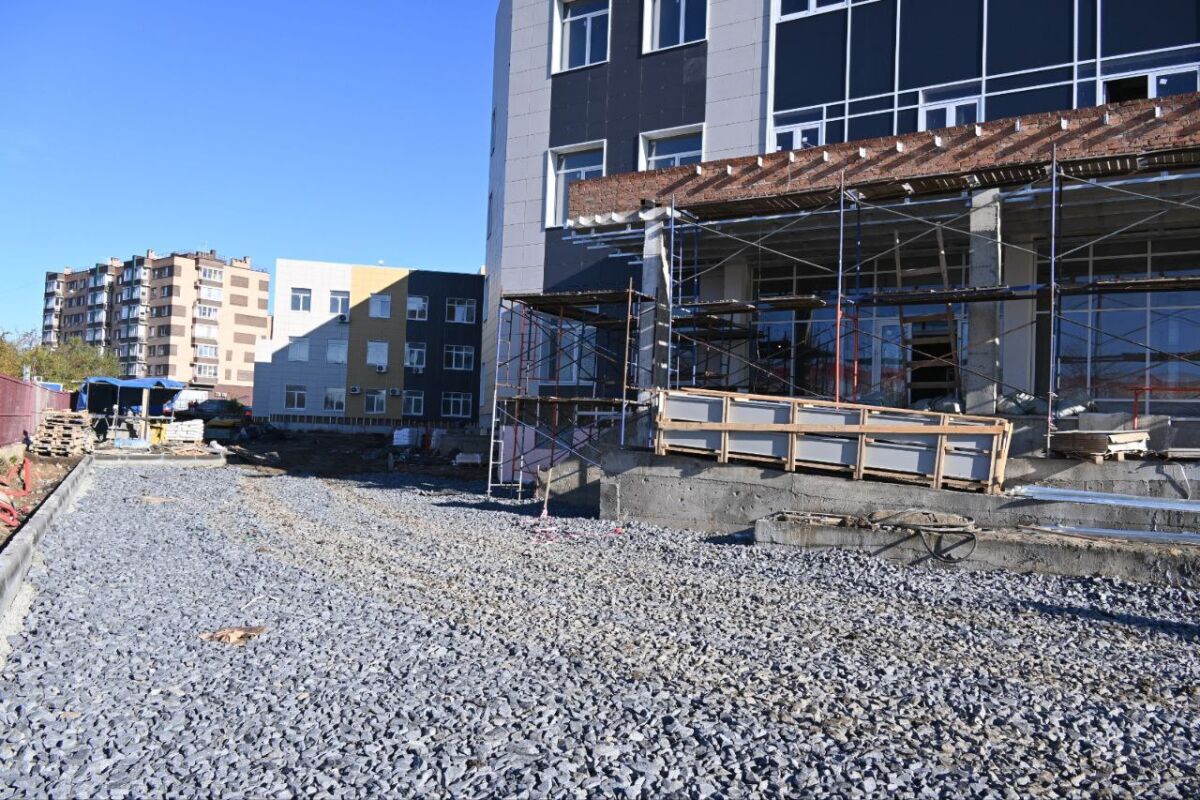 Строительство школы в Аксе снова задерживается по вине подрядчика - фото 1