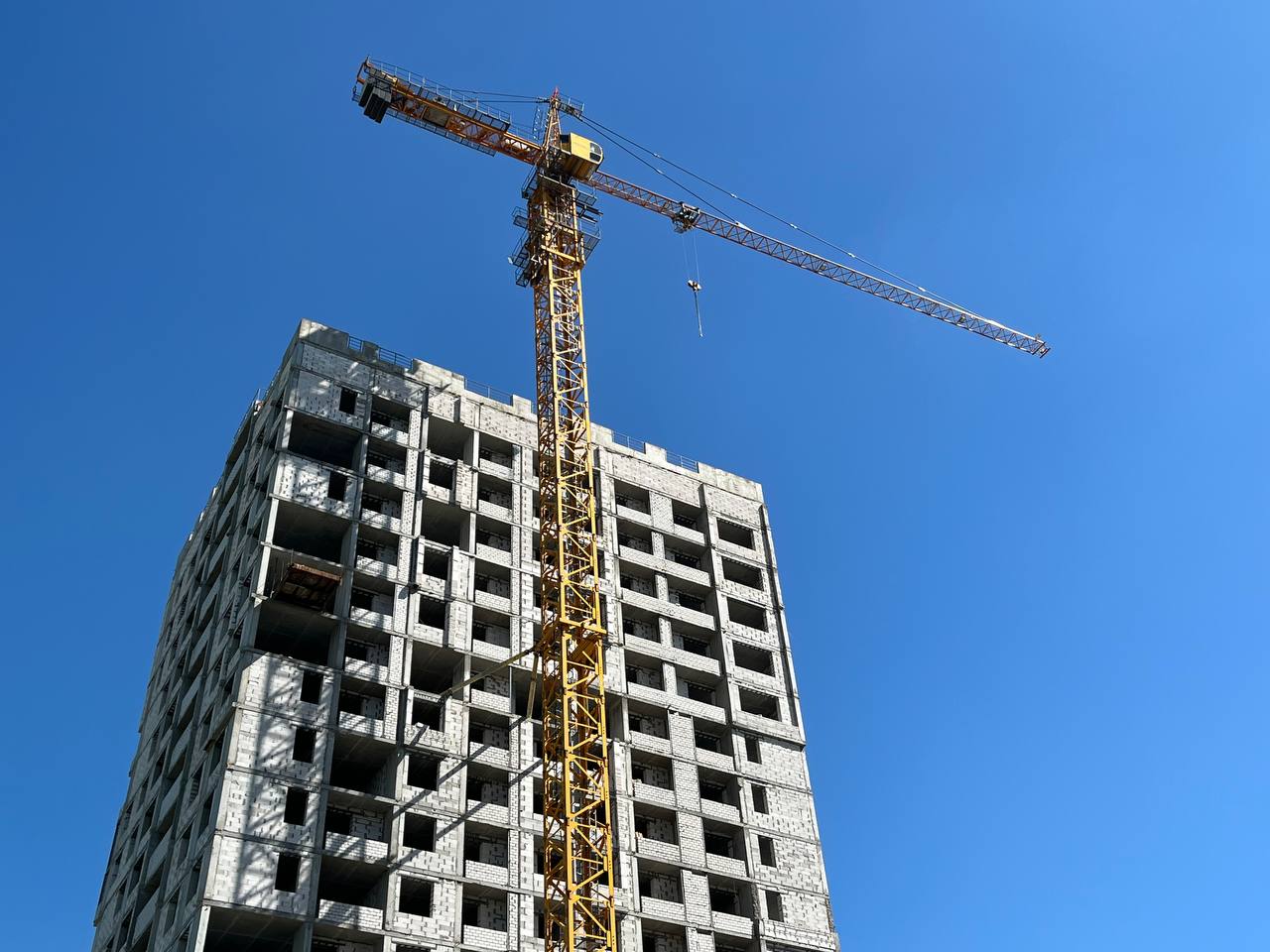 Разрешение на строительство одного дома выдали в Нижнем Новгороде в мае - фото 1