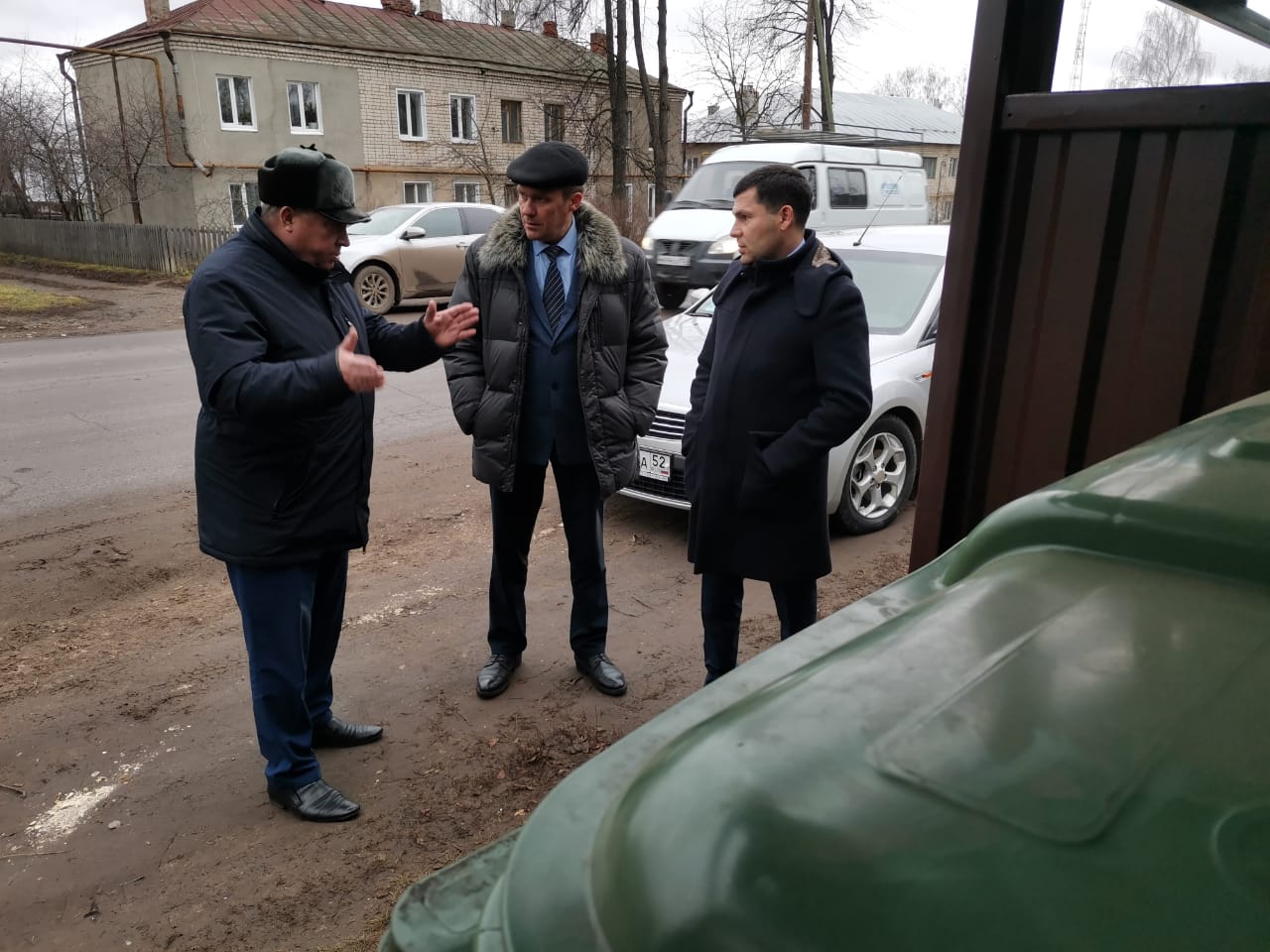 12 новых мусорных контейнеров появились в рабочем поселке Большое Мурашкино Нижегородской области