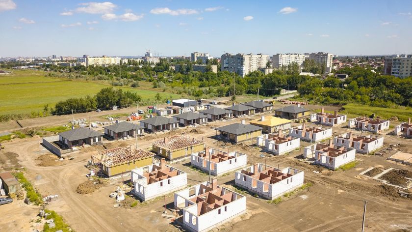 Строительство домов первой очереди КП «Легенда»