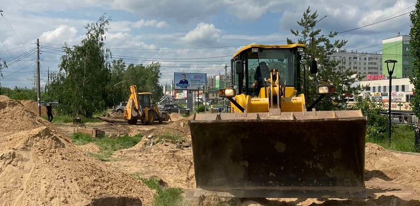 Работы по благоустройству сквера стартовали в микрорайоне Бурнаковский - фото 1