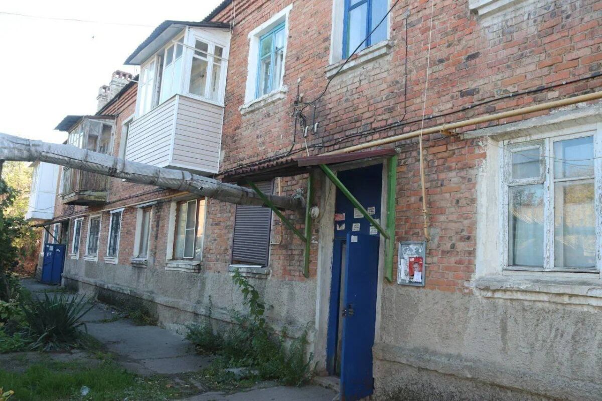 На Дону за шесть лет из аварийного жилья переселили более 17 тысяч жителей - фото 1