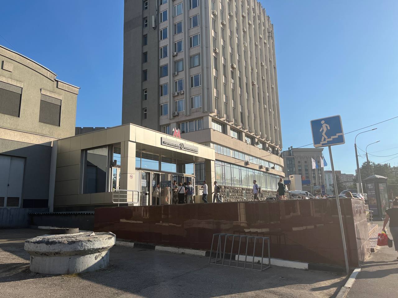 Нижегородцам рассказали, почему машинисты метро не ждут пассажиров - фото 1