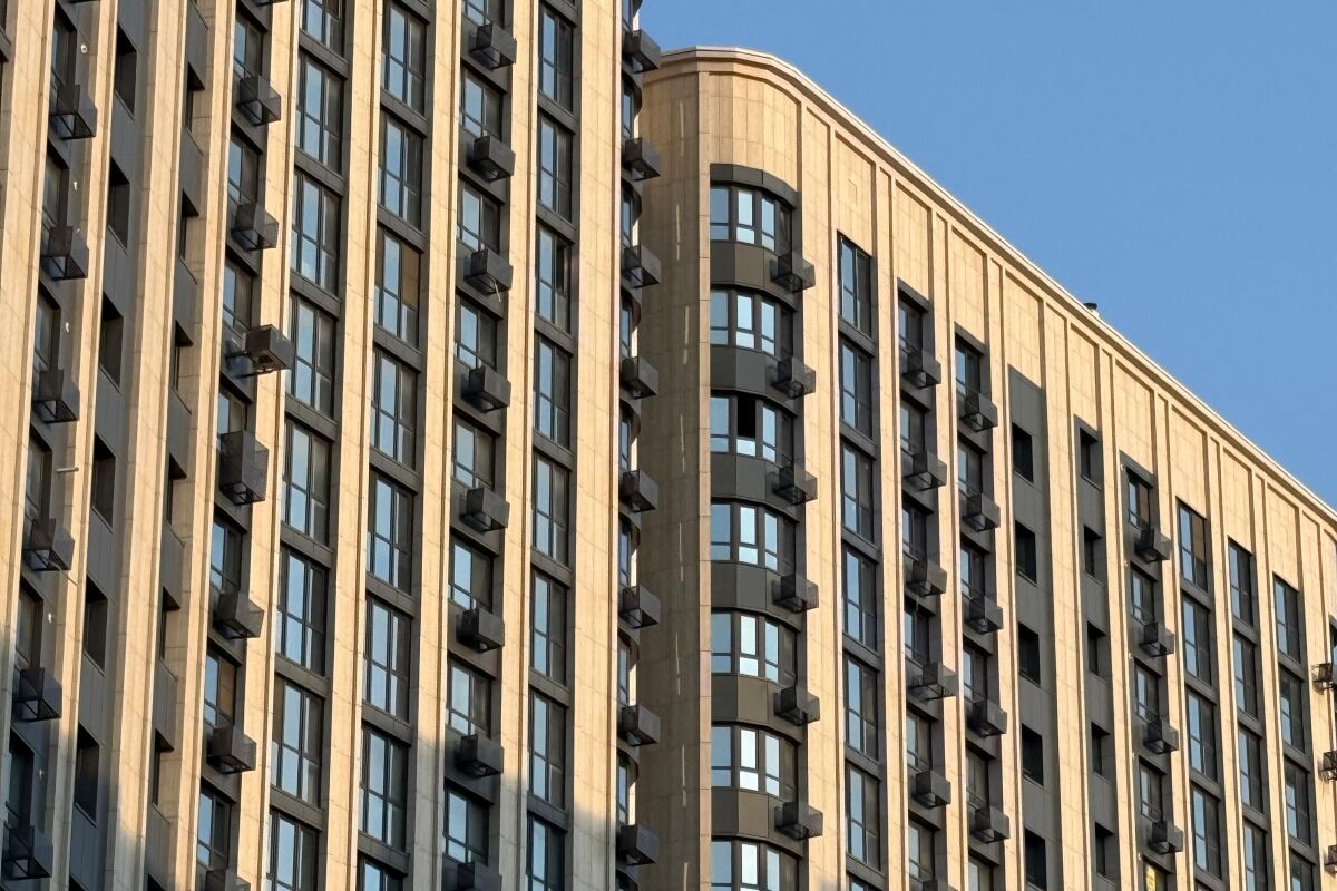 В Ростове полностью восстановили дома на левобережье после атаки БПЛА - фото 1